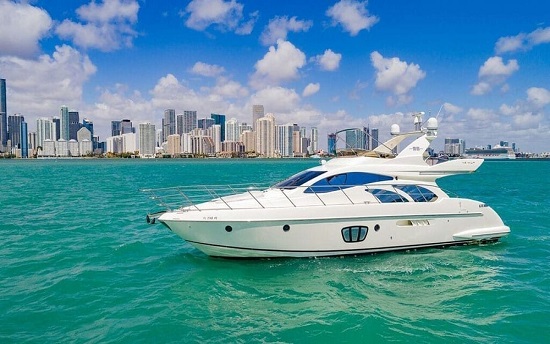 Yacht & Boat Cruise